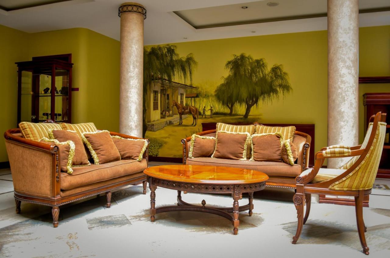Grand Victoria Boutique Hotel Loja Kültér fotó