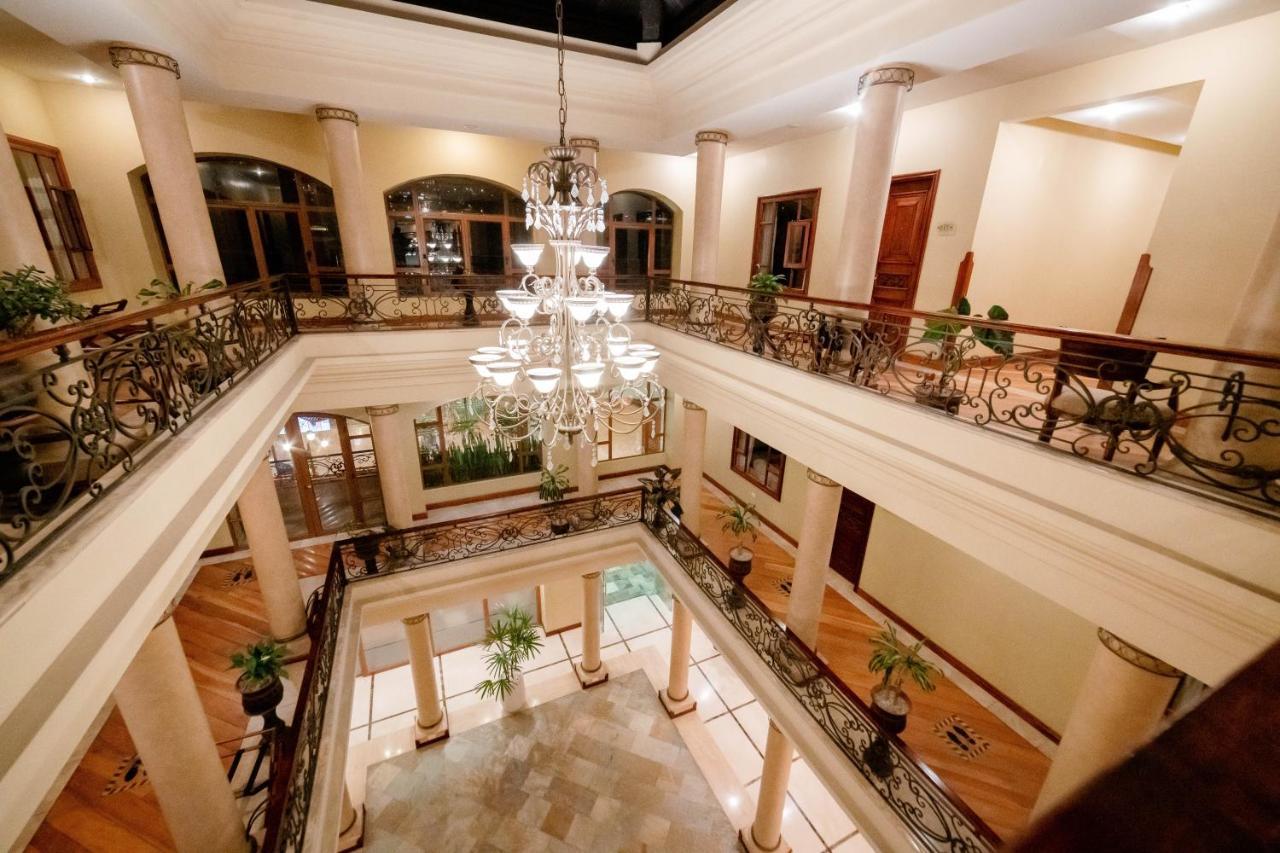 Grand Victoria Boutique Hotel Loja Kültér fotó