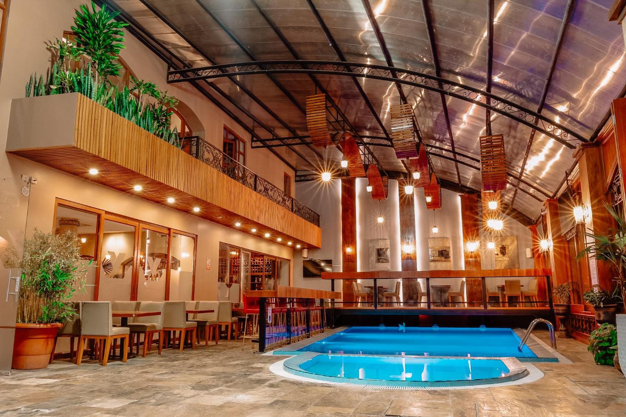 Grand Victoria Boutique Hotel Loja Kültér fotó