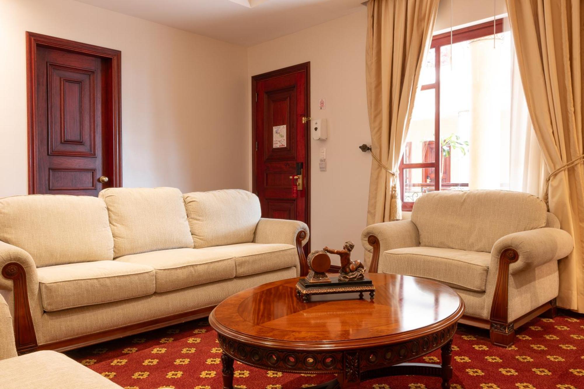 Grand Victoria Boutique Hotel Loja Kültér fotó